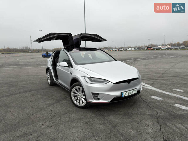 Серый Тесла Модель Х, объемом двигателя 0 л и пробегом 215 тыс. км за 21700 $, фото 37 на Automoto.ua