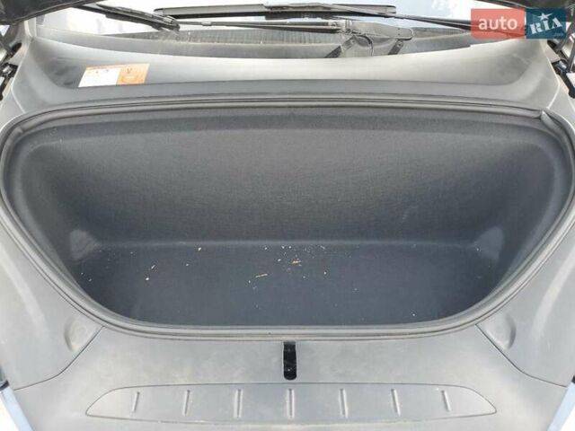 Серый Тесла Модель Х, объемом двигателя 0 л и пробегом 164 тыс. км за 5800 $, фото 11 на Automoto.ua