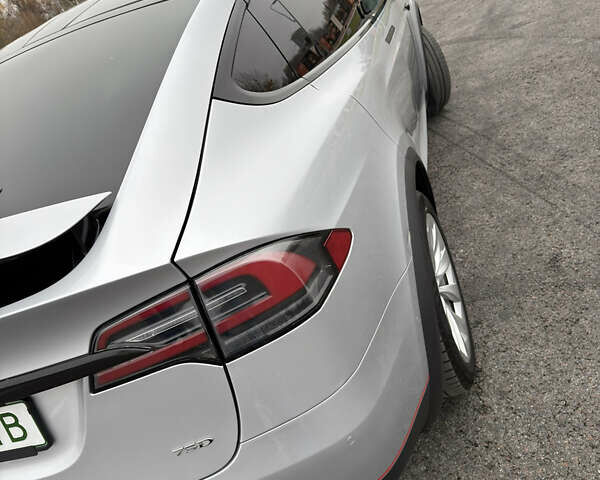 Серый Тесла Модель Х, объемом двигателя 0 л и пробегом 215 тыс. км за 21700 $, фото 20 на Automoto.ua