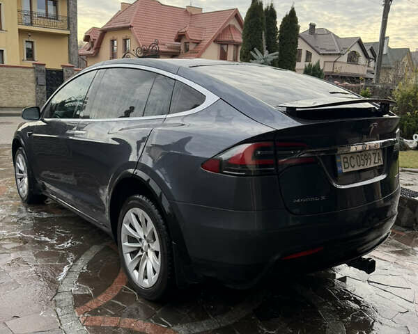 Серый Тесла Модель Х, объемом двигателя 0 л и пробегом 256 тыс. км за 21000 $, фото 2 на Automoto.ua