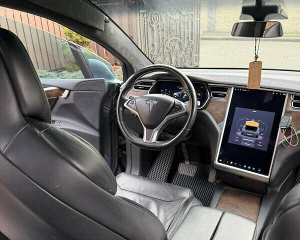 Серый Тесла Модель Х, объемом двигателя 0 л и пробегом 256 тыс. км за 21000 $, фото 11 на Automoto.ua