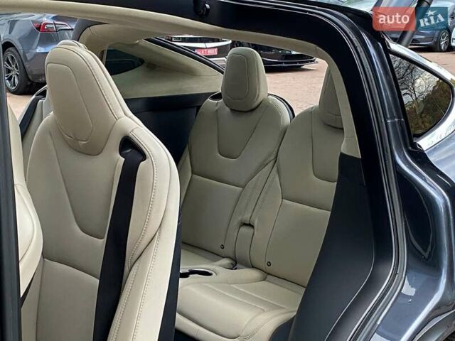 Тесла Модель Х 2017 в Киеве на Automoto.ua Серый Тесла Модель Х, объемом двигателя 0 л и пробегом 51 тыс. км за 23999 $, фото 14 на Automoto.ua