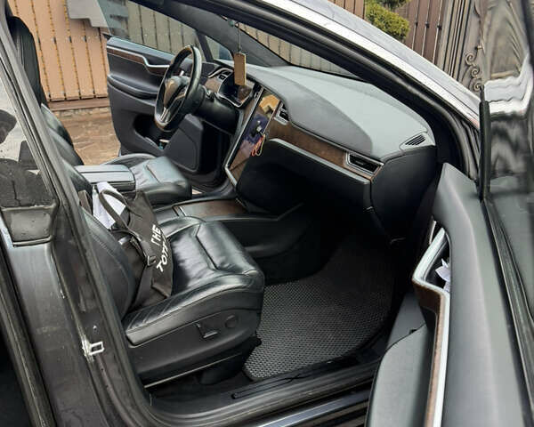 Серый Тесла Модель Х, объемом двигателя 0 л и пробегом 256 тыс. км за 21000 $, фото 8 на Automoto.ua