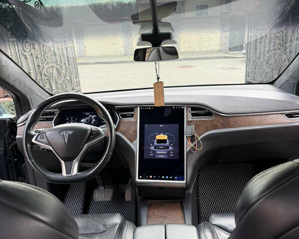 Серый Тесла Модель Х, объемом двигателя 0 л и пробегом 256 тыс. км за 21000 $, фото 12 на Automoto.ua