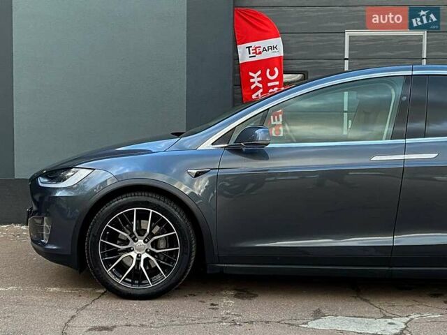 Тесла Модель Х 2017 в Киеве на Automoto.ua Серый Тесла Модель Х, объемом двигателя 0 л и пробегом 51 тыс. км за 23999 $, фото 4 на Automoto.ua