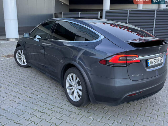 Серый Тесла Модель Х, объемом двигателя 0 л и пробегом 142 тыс. км за 41000 $, фото 7 на Automoto.ua