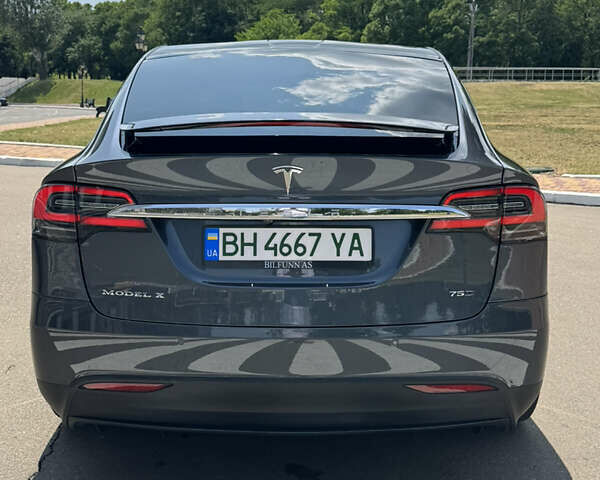 Тесла Модель Х 2017 в Одессе на Automoto.ua Серый Тесла Модель Х, объемом двигателя 0 л и пробегом 144 тыс. км за 29000 $, фото 2 на Automoto.ua