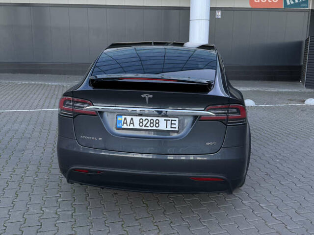 Серый Тесла Модель Х, объемом двигателя 0 л и пробегом 142 тыс. км за 43000 $, фото 6 на Automoto.ua