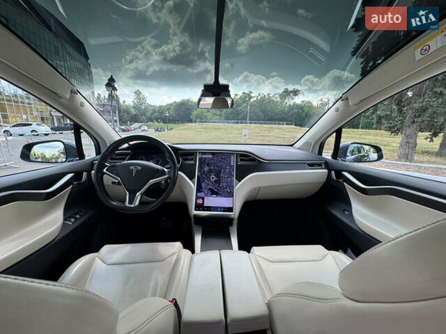 Тесла Модель Х 2017 в Одессе на Automoto.ua Серый Тесла Модель Х, объемом двигателя 0 л и пробегом 144 тыс. км за 29000 $, фото 14 на Automoto.ua