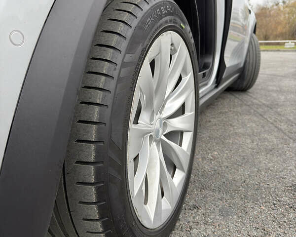 Серый Тесла Модель Х, объемом двигателя 0 л и пробегом 215 тыс. км за 21700 $, фото 67 на Automoto.ua