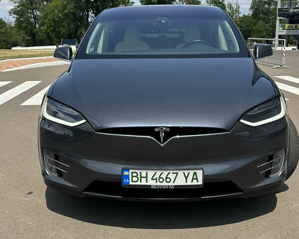 Тесла Модель Х 2017 в Одессе на Automoto.ua Серый Тесла Модель Х, объемом двигателя 0 л и пробегом 144 тыс. км за 29000 $, фото 4 на Automoto.ua