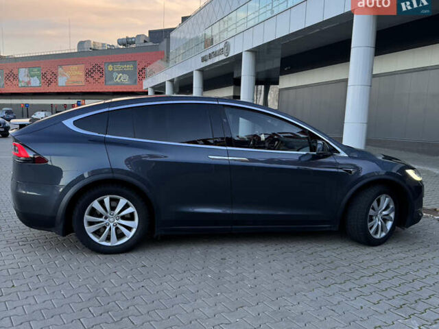 Серый Тесла Модель Х, объемом двигателя 0 л и пробегом 142 тыс. км за 43000 $, фото 4 на Automoto.ua