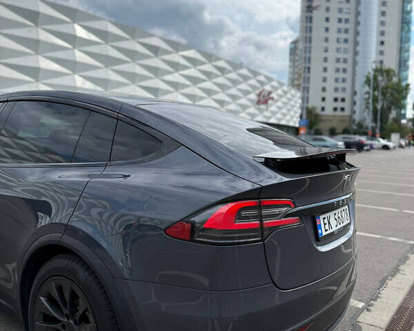 Серый Тесла Модель Х, объемом двигателя 0 л и пробегом 171 тыс. км за 22700 $, фото 13 на Automoto.ua