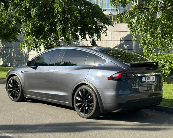 Сірий Тесла Модель Х, об'ємом двигуна 0 л та пробігом 92 тис. км за 37737 $, фото 2 на Automoto.ua