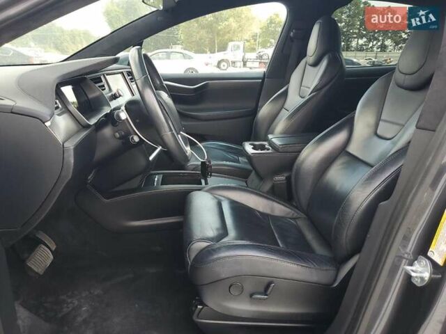 Серый Тесла Модель Х, объемом двигателя 0 л и пробегом 164 тыс. км за 5800 $, фото 6 на Automoto.ua