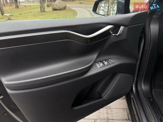 Серый Тесла Модель Х, объемом двигателя 0 л и пробегом 217 тыс. км за 20900 $, фото 22 на Automoto.ua