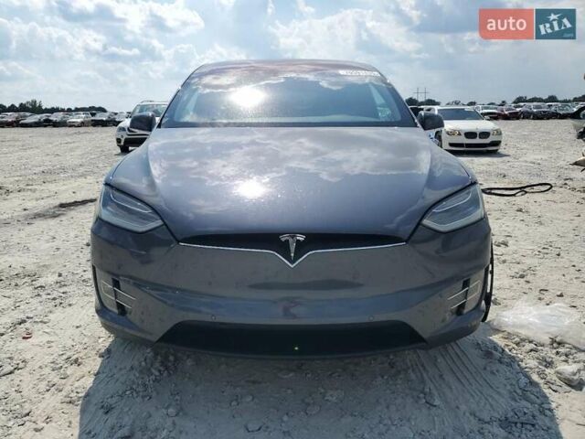 Серый Тесла Модель Х, объемом двигателя 0 л и пробегом 164 тыс. км за 5800 $, фото 4 на Automoto.ua