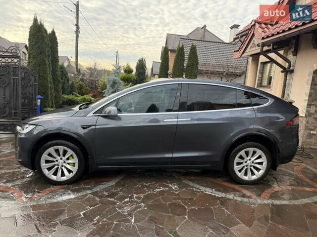 Серый Тесла Модель Х, объемом двигателя 0 л и пробегом 256 тыс. км за 21000 $, фото 1 на Automoto.ua