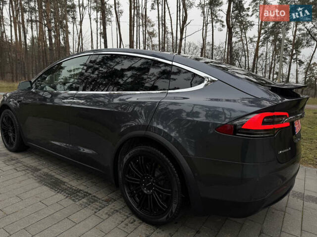 Серый Тесла Модель Х, объемом двигателя 0 л и пробегом 217 тыс. км за 20900 $, фото 6 на Automoto.ua