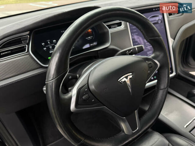 Серый Тесла Модель Х, объемом двигателя 0 л и пробегом 217 тыс. км за 20900 $, фото 16 на Automoto.ua