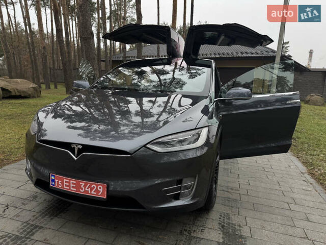 Серый Тесла Модель Х, объемом двигателя 0 л и пробегом 217 тыс. км за 20900 $, фото 7 на Automoto.ua