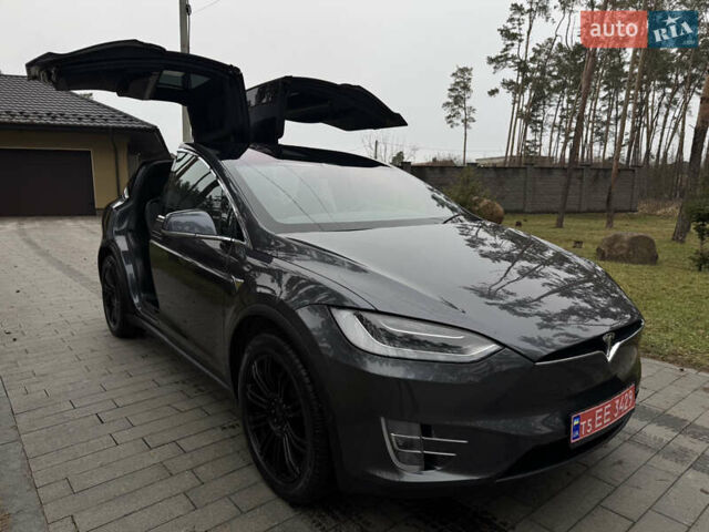 Серый Тесла Модель Х, объемом двигателя 0 л и пробегом 217 тыс. км за 20900 $, фото 8 на Automoto.ua