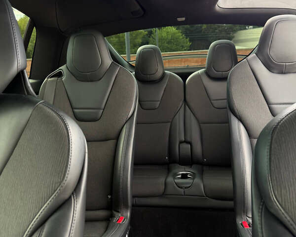 Серый Тесла Модель Х, объемом двигателя 0 л и пробегом 171 тыс. км за 22700 $, фото 5 на Automoto.ua