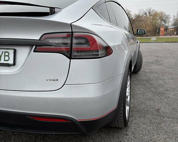 Серый Тесла Модель Х, объемом двигателя 0 л и пробегом 215 тыс. км за 21700 $, фото 19 на Automoto.ua