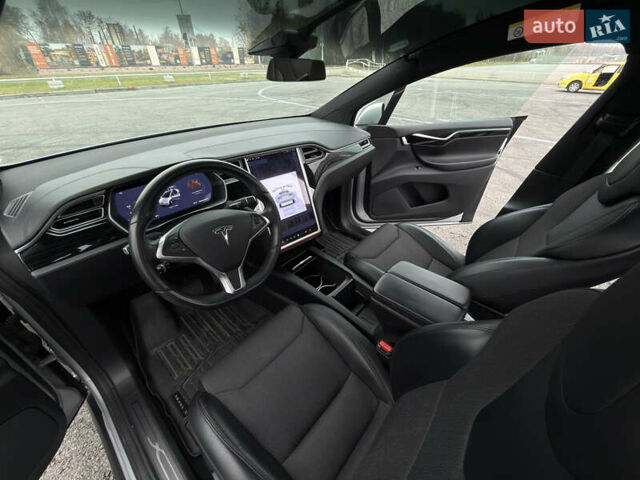 Серый Тесла Модель Х, объемом двигателя 0 л и пробегом 215 тыс. км за 21700 $, фото 60 на Automoto.ua