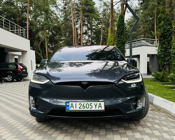 Серый Тесла Модель Х, объемом двигателя 0 л и пробегом 168 тыс. км за 25000 $, фото 3 на Automoto.ua