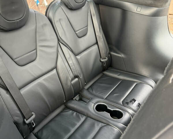 Серый Тесла Модель Х, объемом двигателя 0 л и пробегом 256 тыс. км за 21000 $, фото 10 на Automoto.ua