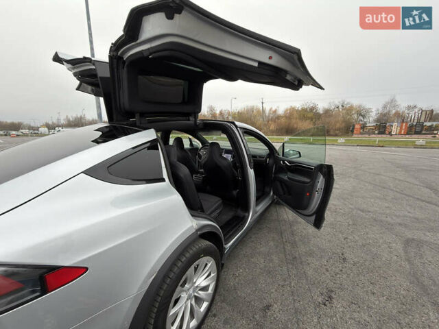 Серый Тесла Модель Х, объемом двигателя 0 л и пробегом 215 тыс. км за 21700 $, фото 50 на Automoto.ua