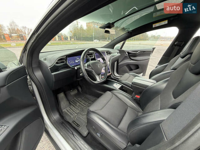 Серый Тесла Модель Х, объемом двигателя 0 л и пробегом 215 тыс. км за 21700 $, фото 59 на Automoto.ua