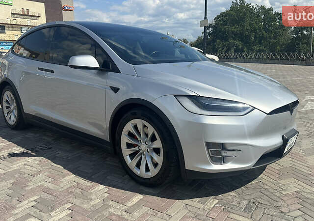 Тесла Модель Х 2017 в Харькове на Automoto.ua Серый Тесла Модель Х, объемом двигателя 0 л и пробегом 75 тыс. км за 32000 $, фото 3 на Automoto.ua