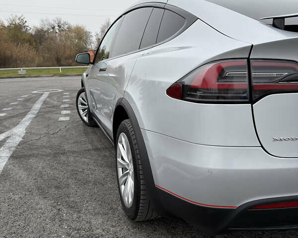 Серый Тесла Модель Х, объемом двигателя 0 л и пробегом 215 тыс. км за 21700 $, фото 18 на Automoto.ua