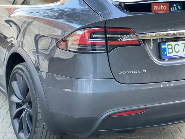 Серый Тесла Модель Х, объемом двигателя 0 л и пробегом 144 тыс. км за 28950 $, фото 9 на Automoto.ua