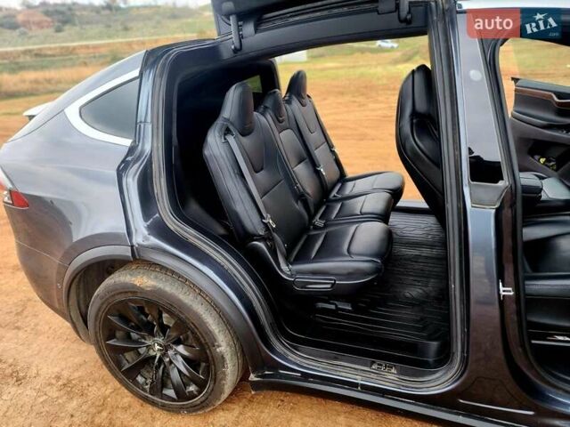 Тесла Модель Х 2018 у Одесі на Automoto.ua Сірий Тесла Модель Х, об'ємом двигуна 0 л та пробігом 185 тис. км за 27500 $, фото 34 на Automoto.ua