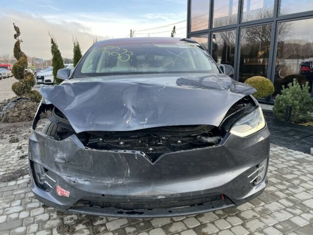 Серый Тесла Модель Х, объемом двигателя 0 л и пробегом 96 тыс. км за 16900 $, фото 2 на Automoto.ua