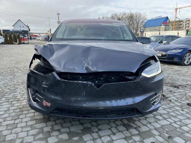 Серый Тесла Модель Х, объемом двигателя 0 л и пробегом 96 тыс. км за 16900 $, фото 11 на Automoto.ua