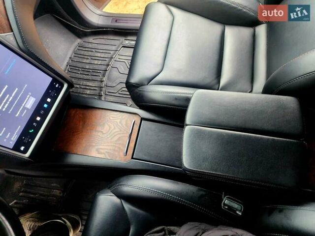 Тесла Модель Х 2018 у Одесі на Automoto.ua Сірий Тесла Модель Х, об'ємом двигуна 0 л та пробігом 185 тис. км за 27500 $, фото 28 на Automoto.ua
