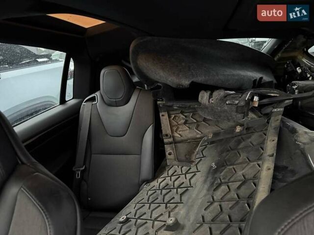 Серый Тесла Модель Х, объемом двигателя 0 л и пробегом 123 тыс. км за 20000 $, фото 8 на Automoto.ua