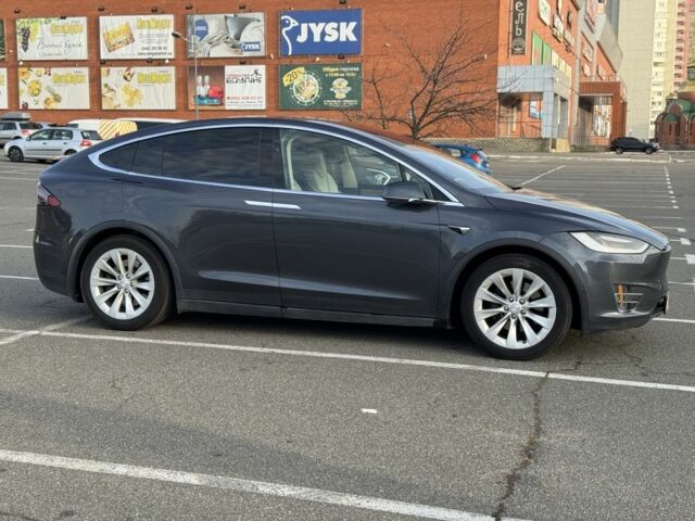 Серый Тесла Модель Х, объемом двигателя 0 л и пробегом 233 тыс. км за 17500 $, фото 4 на Automoto.ua