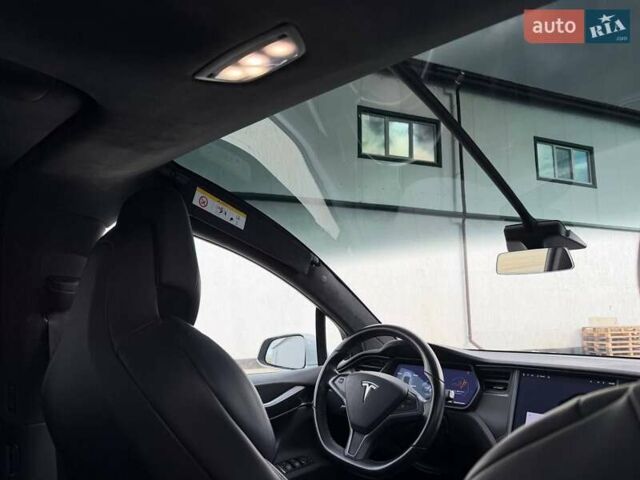 Серый Тесла Модель Х, объемом двигателя 0 л и пробегом 140 тыс. км за 21900 $, фото 12 на Automoto.ua