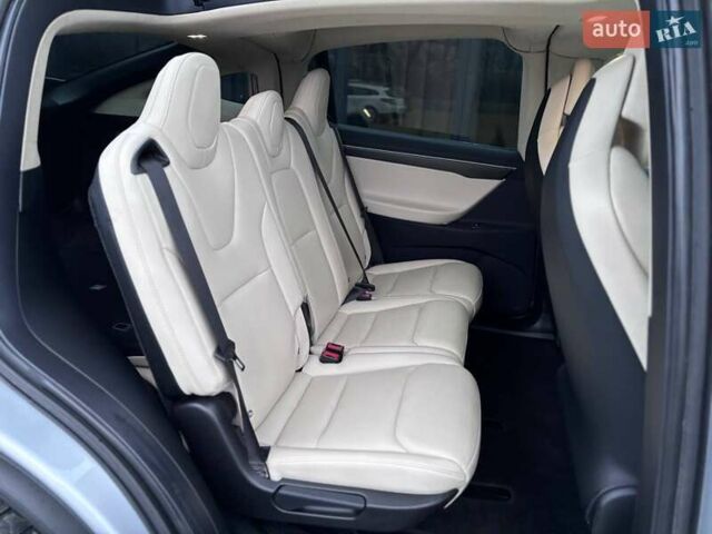 Сірий Тесла Модель Х, об'ємом двигуна 0 л та пробігом 84 тис. км за 23999 $, фото 26 на Automoto.ua