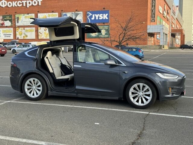 Серый Тесла Модель Х, объемом двигателя 0 л и пробегом 233 тыс. км за 17500 $, фото 3 на Automoto.ua
