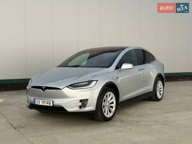 Серый Тесла Модель Х, объемом двигателя 0 л и пробегом 140 тыс. км за 21900 $, фото 10 на Automoto.ua