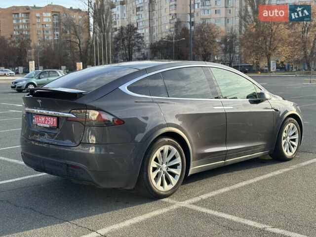 Серый Тесла Модель Х, объемом двигателя 0 л и пробегом 233 тыс. км за 17500 $, фото 14 на Automoto.ua