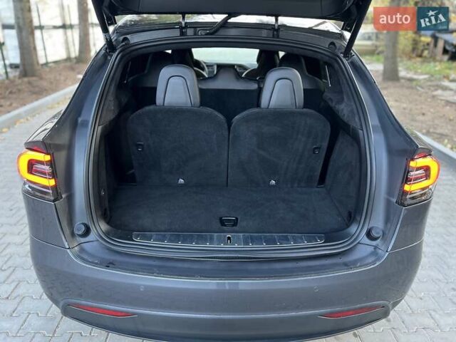 Серый Тесла Модель Х, объемом двигателя 0 л и пробегом 144 тыс. км за 28950 $, фото 18 на Automoto.ua