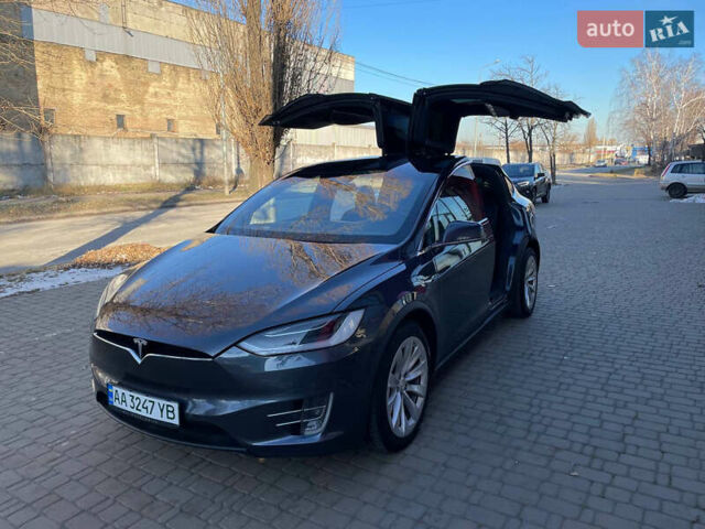 Серый Тесла Модель Х, объемом двигателя 0 л и пробегом 102 тыс. км за 26500 $, фото 1 на Automoto.ua
