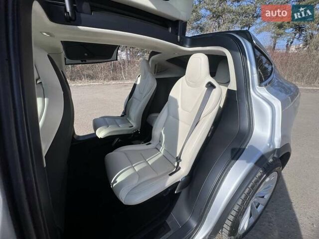 Серый Тесла Модель Х, объемом двигателя 0 л и пробегом 88 тыс. км за 23000 $, фото 14 на Automoto.ua